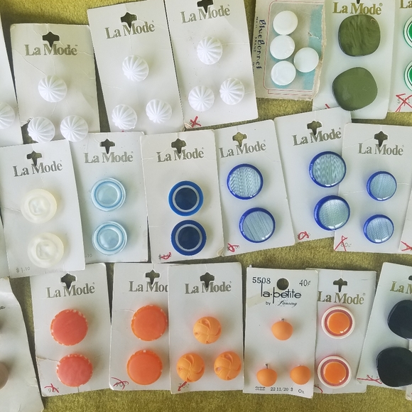Vintage New Old Stock Buttons Lot 36 Vtg La Mode & More - Picture 9 of 14